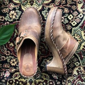 Frye Charlotte Clogs